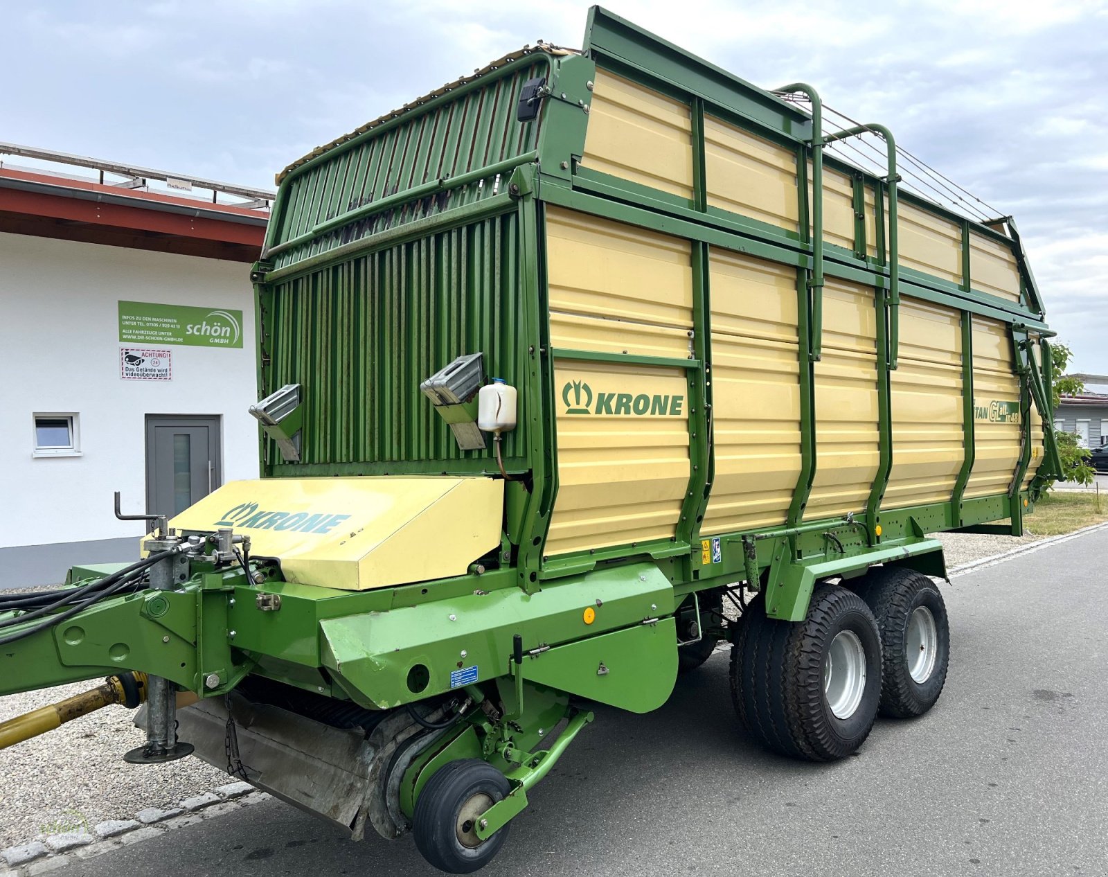 Ladewagen del tipo Krone Titan 6/48 GL All In - ein großer Schwingen-Ladewagen mit Druckluftbremse, Gebrauchtmaschine In Burgrieden (Immagine 1)