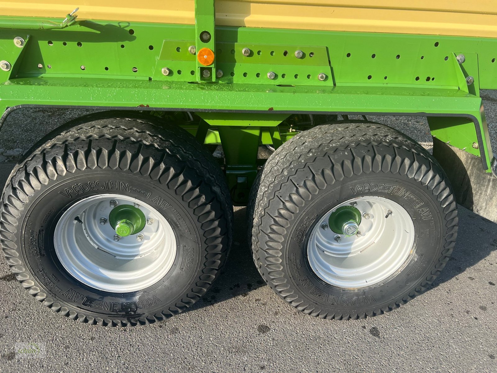 Ladewagen типа Krone Titan 6/48 GL All In im guten Zustand - mit zusätzlichen Tasträdern hinter der Pick-Up, Gebrauchtmaschine в Burgrieden (Фотография 3)