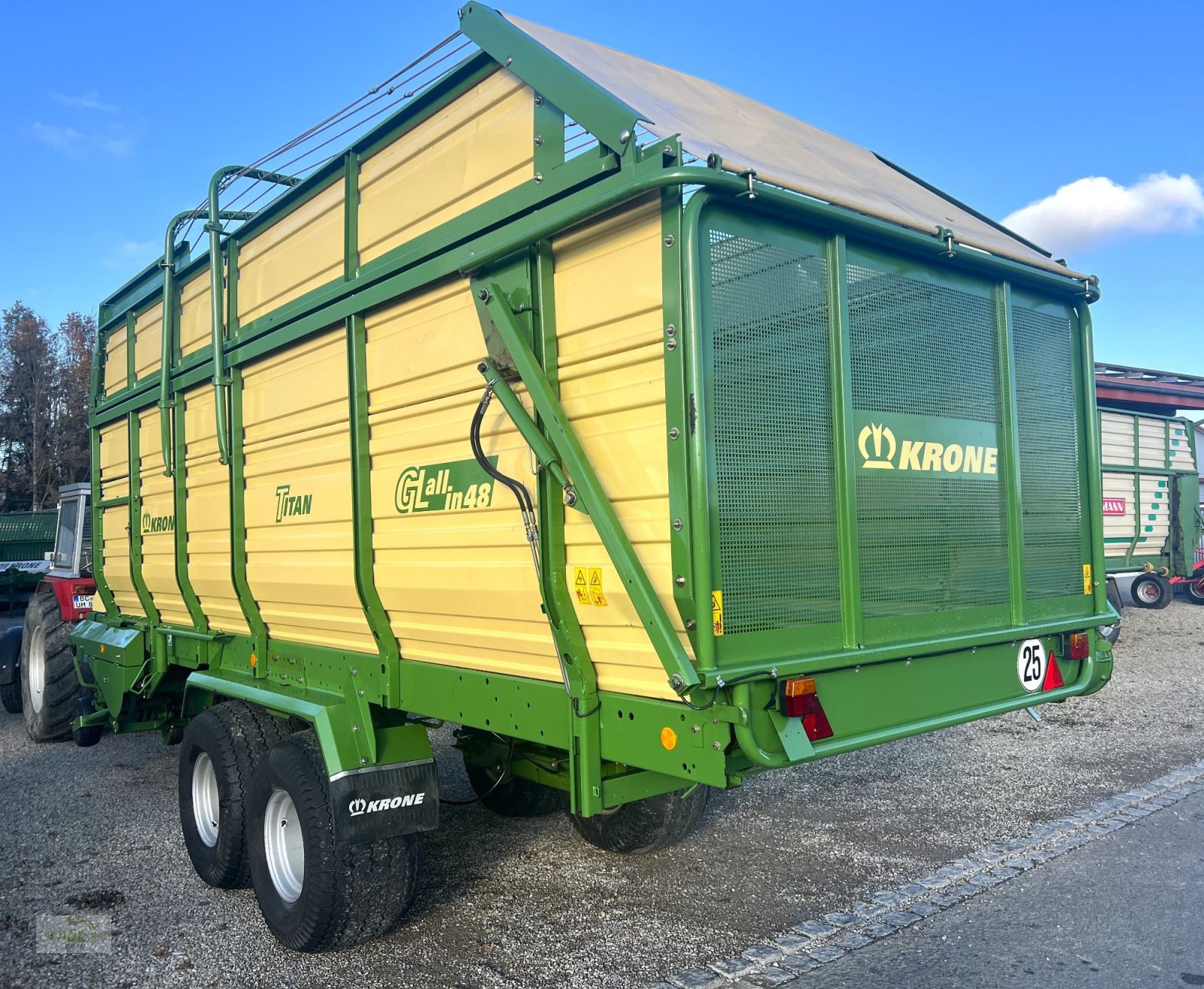 Ladewagen типа Krone Titan 6/48 GL All In im guten Zustand - mit zusätzlichen Tasträdern hinter der Pick-Up, Gebrauchtmaschine в Burgrieden (Фотография 4)