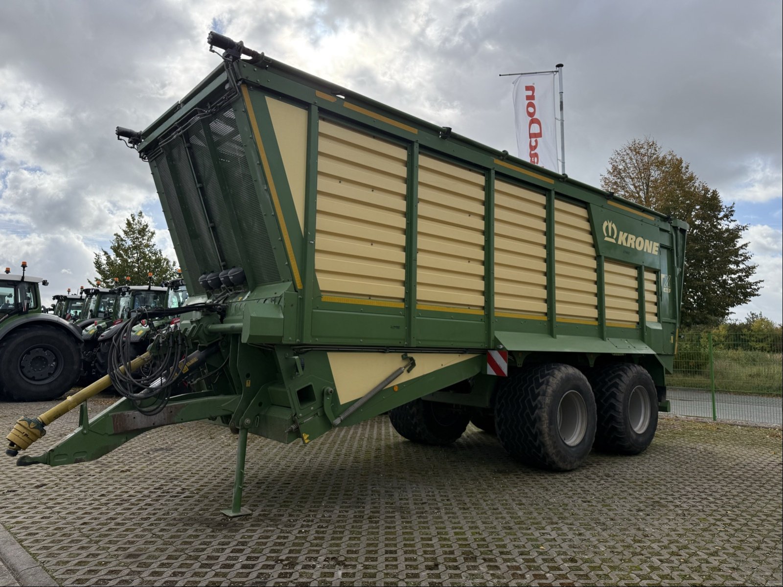 Ladewagen des Typs Krone TX 460, Gebrauchtmaschine in Gadebusch (Bild 2)