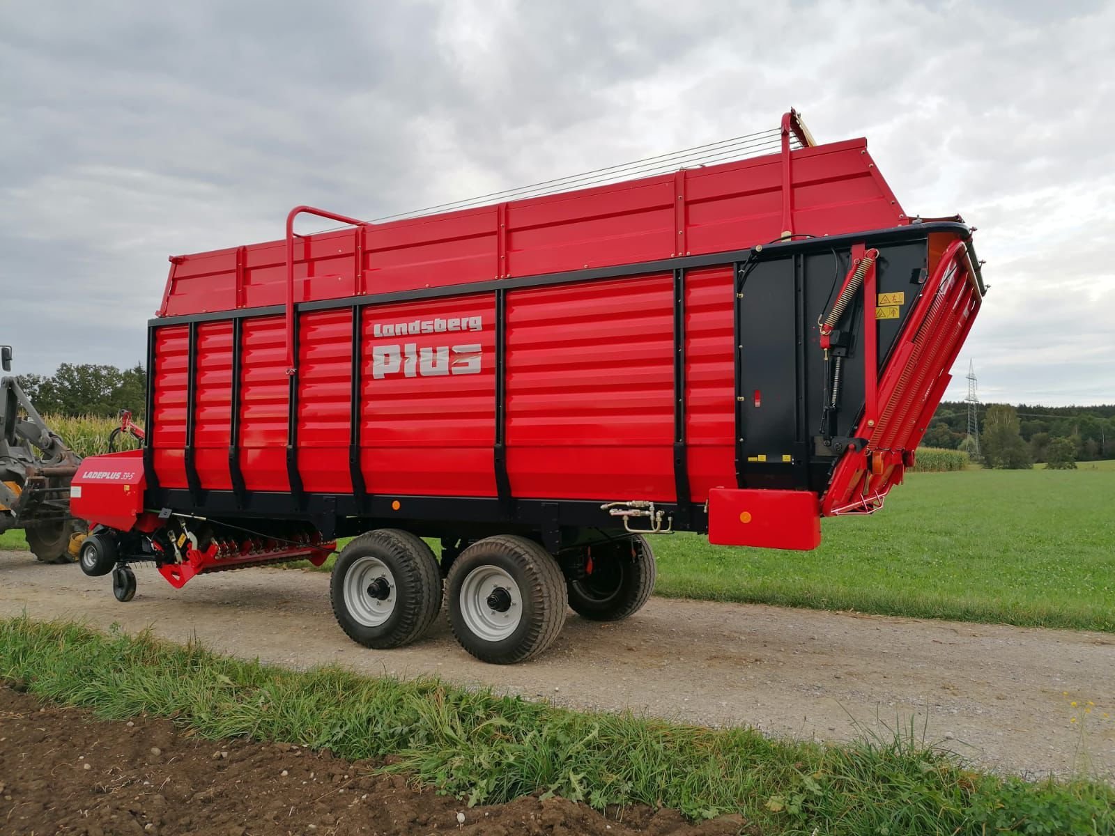 Ladewagen del tipo Landsberg 104 MAT LPL 39-5, Gebrauchtmaschine In Burgkirchen (Immagine 13)