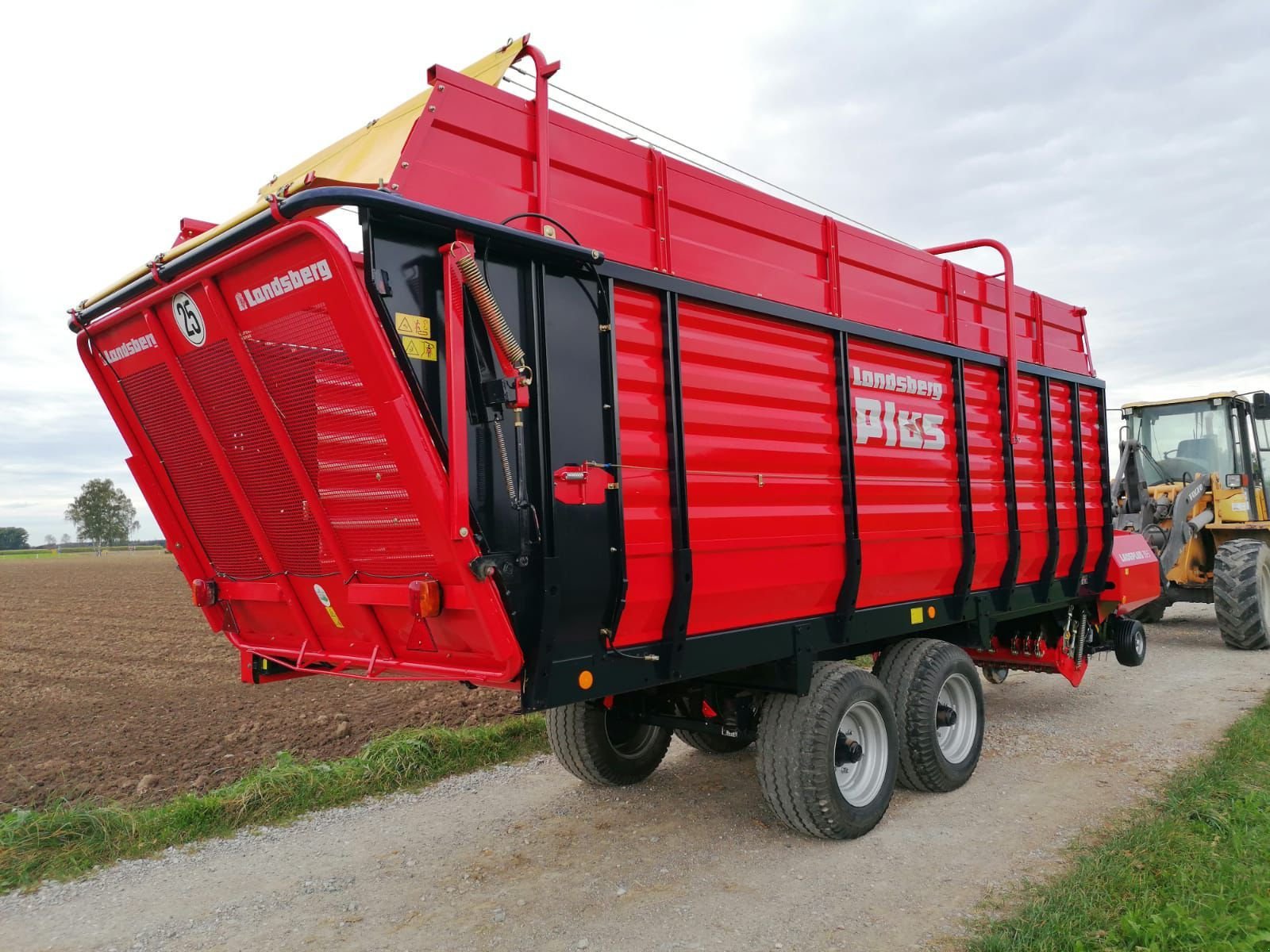 Ladewagen del tipo Landsberg 104 MAT LPL 39-5, Gebrauchtmaschine In Burgkirchen (Immagine 2)