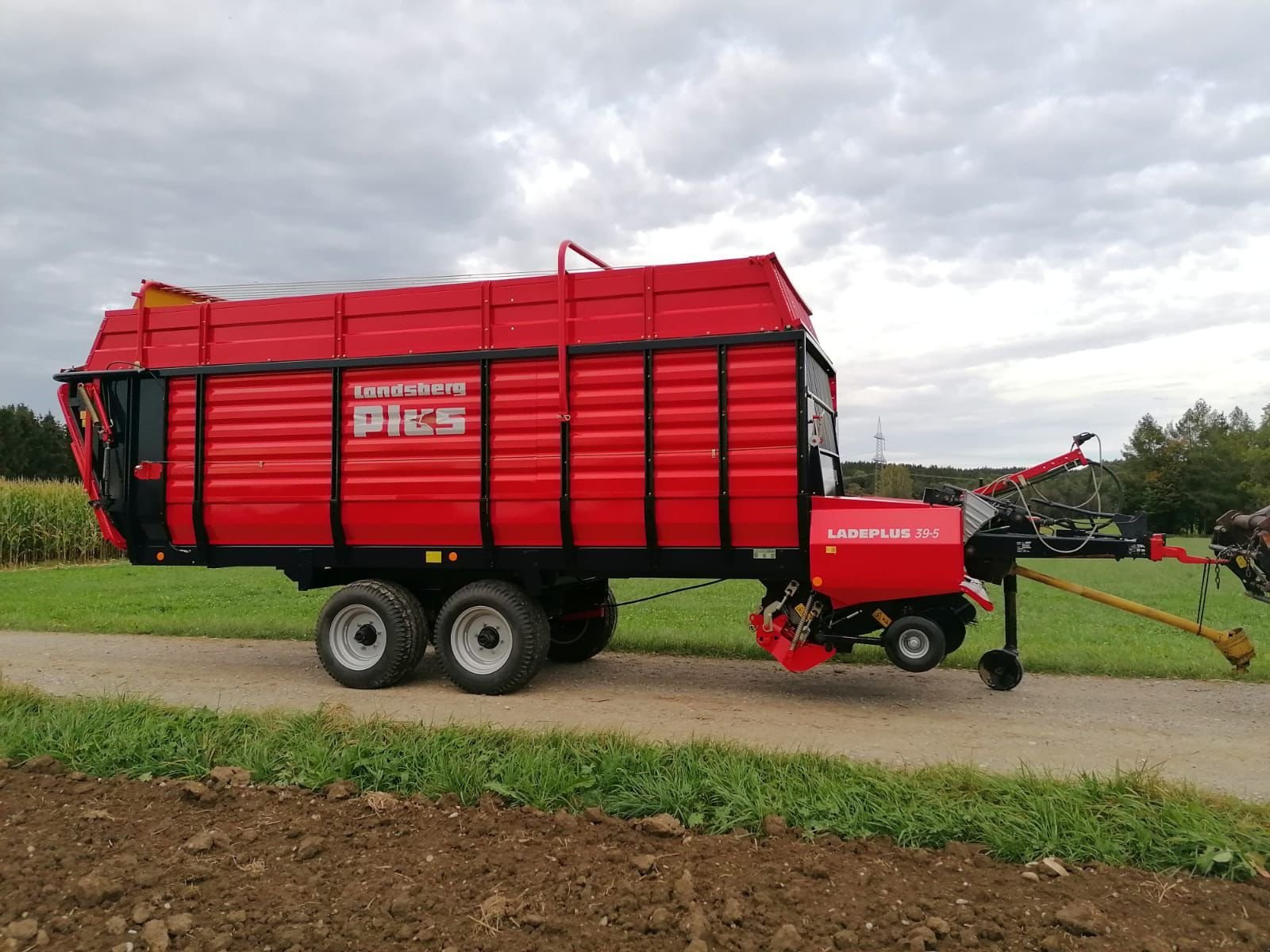 Ladewagen del tipo Landsberg 104 MAT LPL 39-5, Gebrauchtmaschine In Burgkirchen (Immagine 3)