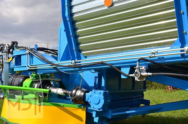 Ladewagen des Typs MD Landmaschinen ZM Ladewagen mit Mähwerk T635/1, Neumaschine in Zeven (Bild 12)