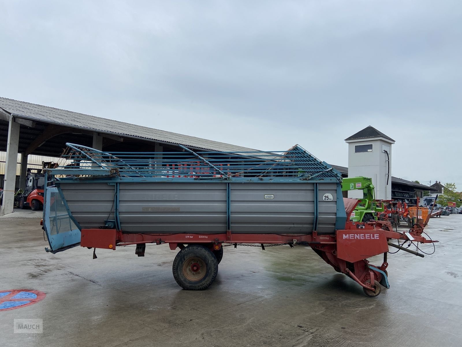 Ladewagen of the type Mengele 310 Quadro, Gebrauchtmaschine in Burgkirchen (Picture 4)