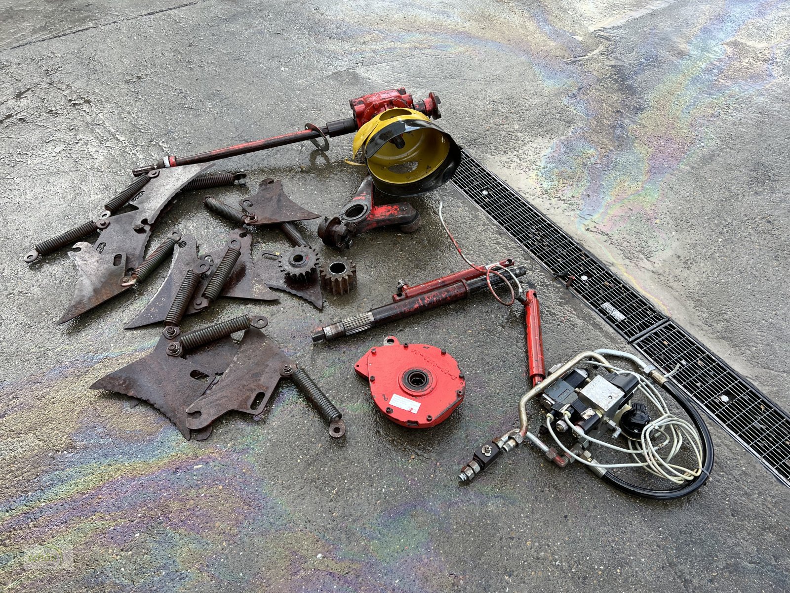 Ladewagen typu Mengele Teile, Hauptgetriebe, Getriebe für Ölmotor, Wellen, Knickfedern, Magnetventile, Steuerblock, Gebrauchtmaschine v Burgrieden (Obrázek 1)