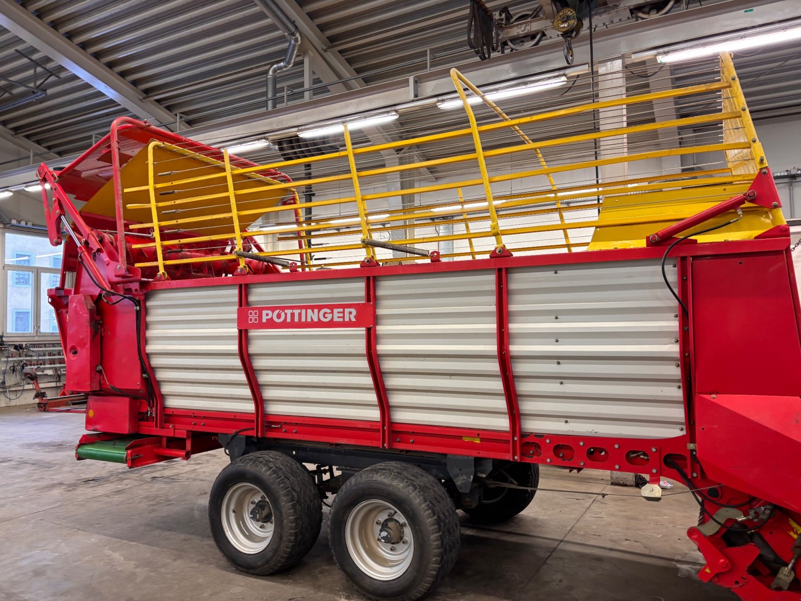 Ladewagen типа Pöttinger Euroboss 330 H, Gebrauchtmaschine в Weitra (Фотография 3)