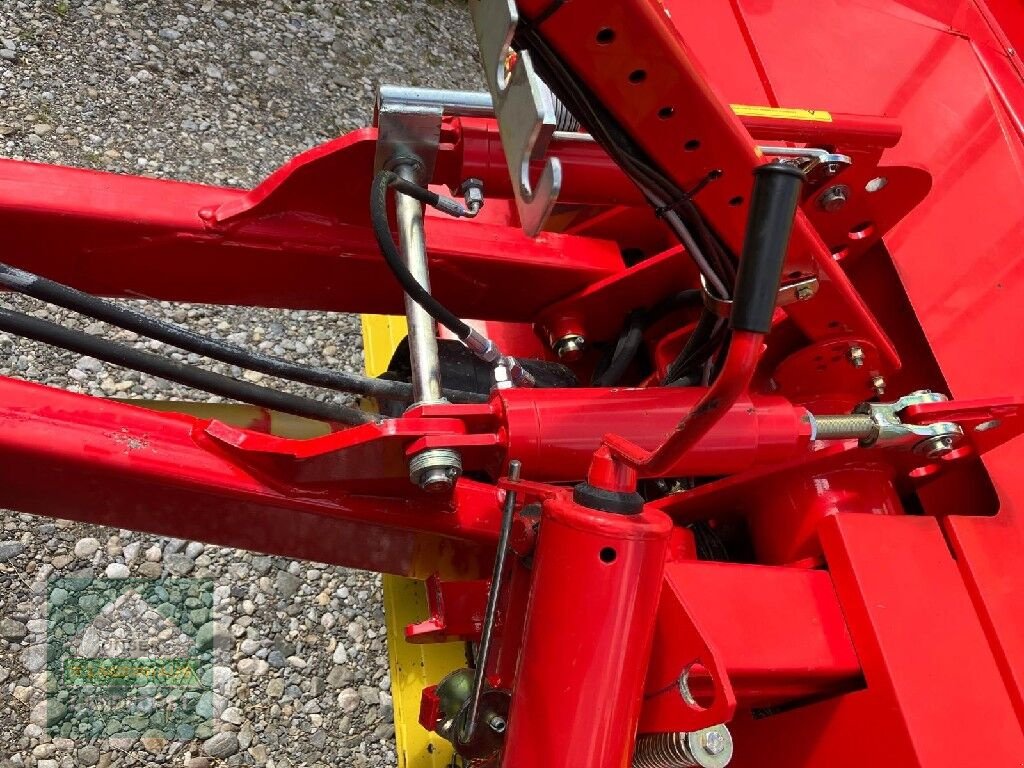 Ladewagen des Typs Pöttinger Euroboss 330 T, Neumaschine in Kapfenberg (Bild 12)