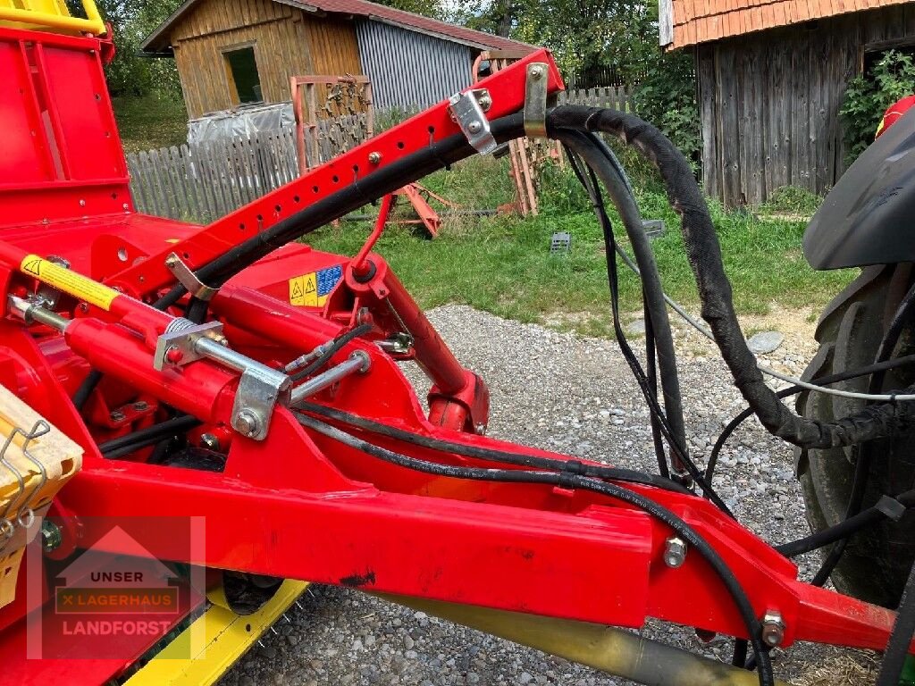 Ladewagen des Typs Pöttinger Euroboss 330 T, Neumaschine in Kapfenberg (Bild 18)