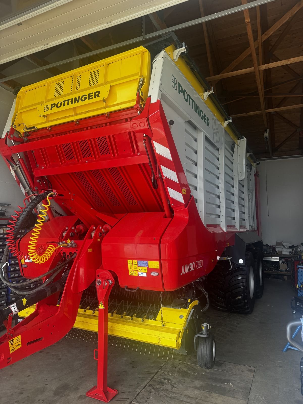 Ladewagen of the type Pöttinger Jumbo 7380 DB, Vorführmaschine in Traberg (Picture 3)
