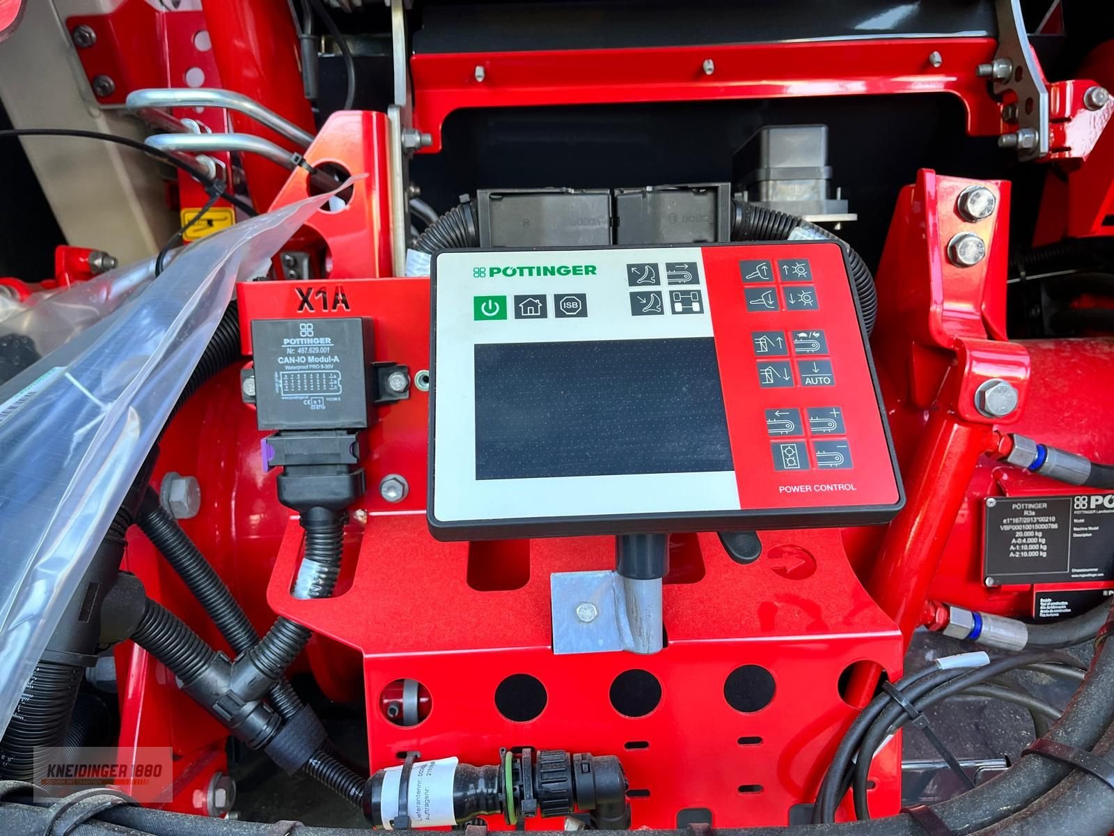 Ladewagen des Typs Pöttinger Jumbo 8400, Neumaschine in Altenfelden (Bild 11)