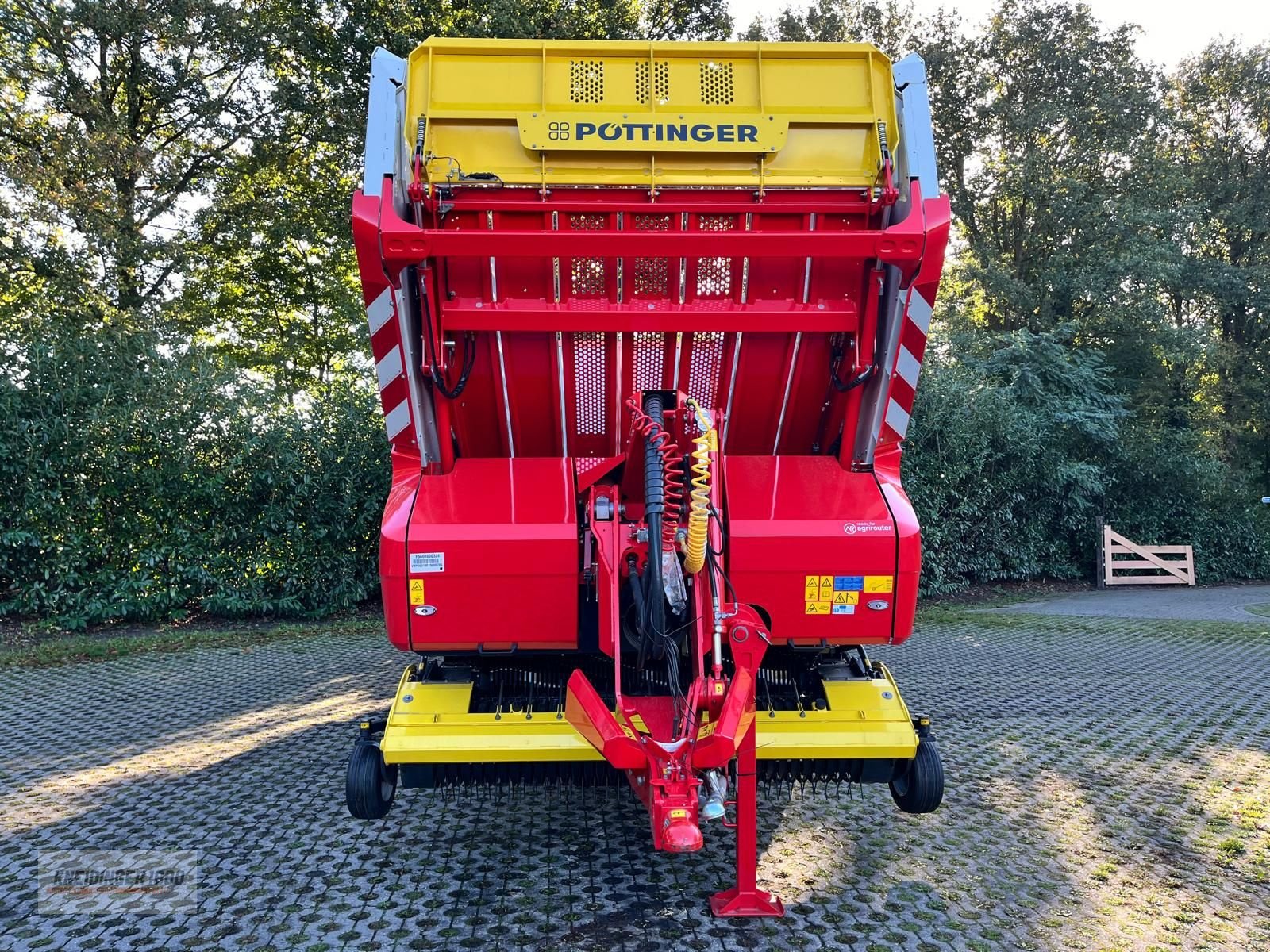 Ladewagen des Typs Pöttinger Jumbo 8400, Neumaschine in Altenfelden (Bild 13)
