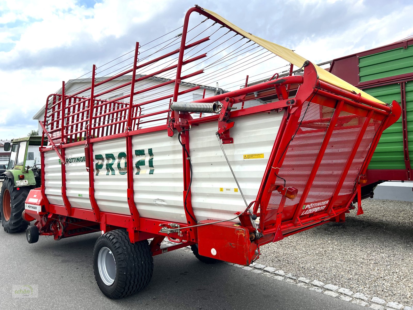 Ladewagen des Typs Pöttinger Ladeprofi 2 mit neuen 19-er Breitreifen, Gebrauchtmaschine in Burgrieden (Bild 3)