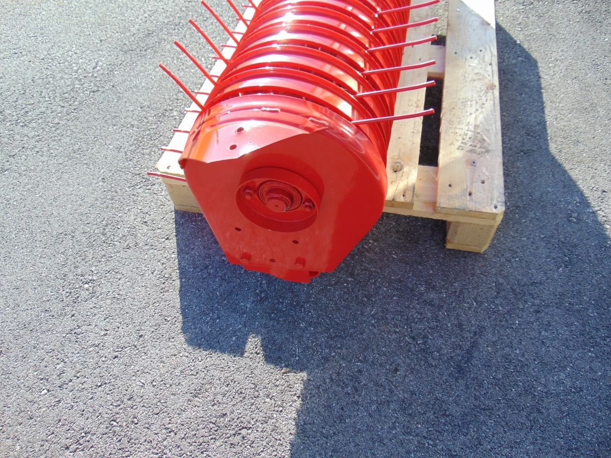 Ladewagen van het type Pöttinger Pick-Up zu diversen BOSS & PROFI, Neumaschine in Neukirchen am Walde  (Foto 4)