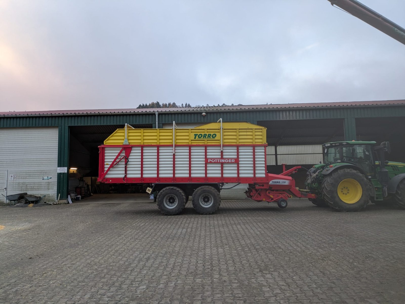 Ladewagen des Typs Pöttinger Torro 5700 L, Gebrauchtmaschine in Igensdorf (Bild 4)