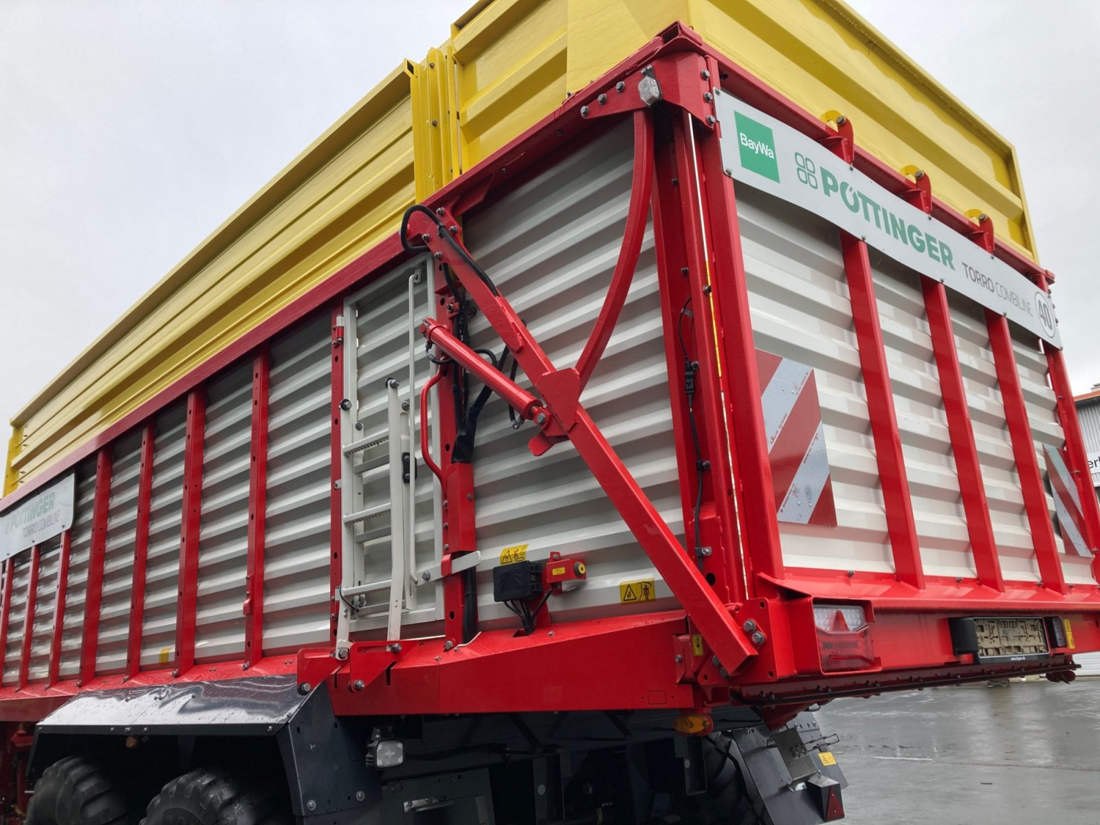 Ladewagen des Typs Pöttinger Torro 6510 L Combinline, Gebrauchtmaschine in Wülfershausen an der Saale (Bild 12)