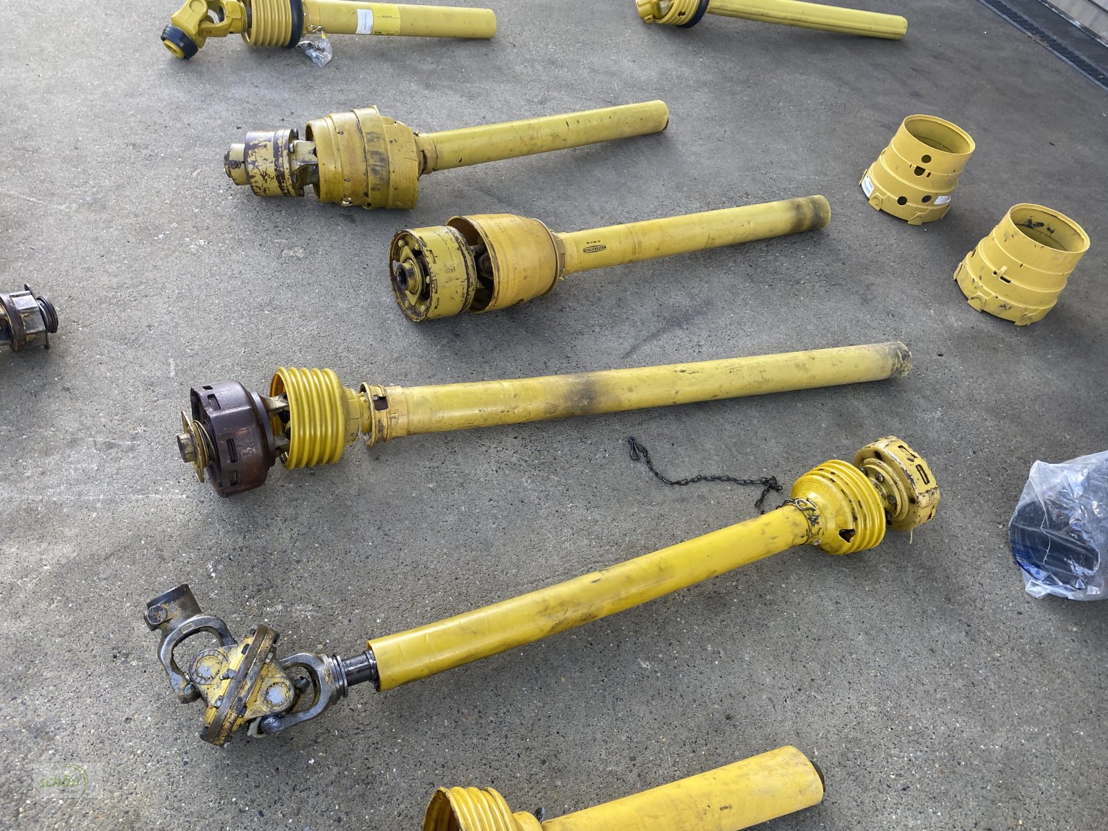 Ladewagen des Typs Sonstige Viele Zapfwellen, Zapfwellenhälften mit Rutschkupplungen usw., Gebrauchtmaschine in Burgrieden (Bild 13)