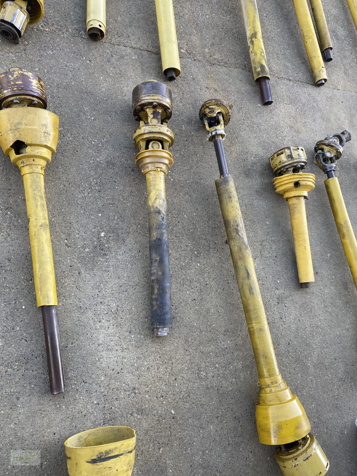 Ladewagen des Typs Sonstige Viele Zapfwellen, Zapfwellenhälften mit Rutschkupplungen usw., Gebrauchtmaschine in Burgrieden (Bild 19)