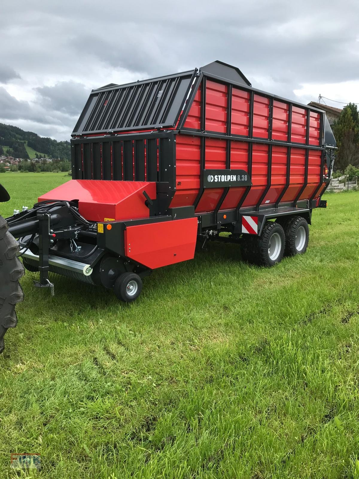 Ladewagen des Typs Stolpen 8.38 TA, Neumaschine in Burgberg-Häuser (Bild 4)