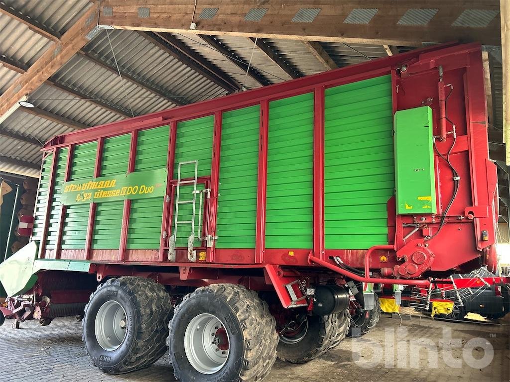 Ladewagen des Typs Strautmann Giga Vitesse 4 DO Duo Plus, Gebrauchtmaschine in Düsseldorf (Bild 2)