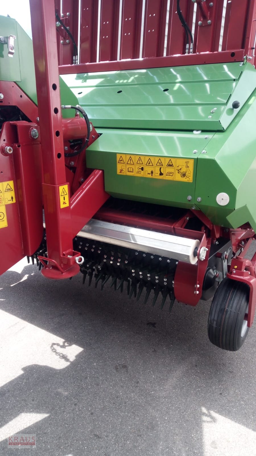 Ladewagen des Typs Strautmann Giga-Vitesse 4001, Neumaschine in Geiersthal (Bild 2)