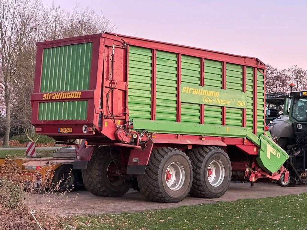 Ladewagen van het type Strautmann Giga vitesse CFS 3601 Ladewagen, Gebrauchtmaschine in Ruinerwold (Foto 3)