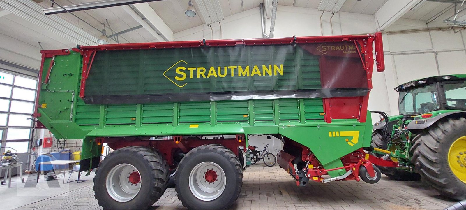 Ladewagen от тип Strautmann Magnon CFS 10-430, Neumaschine в Schwabmünchen (Снимка 1)
