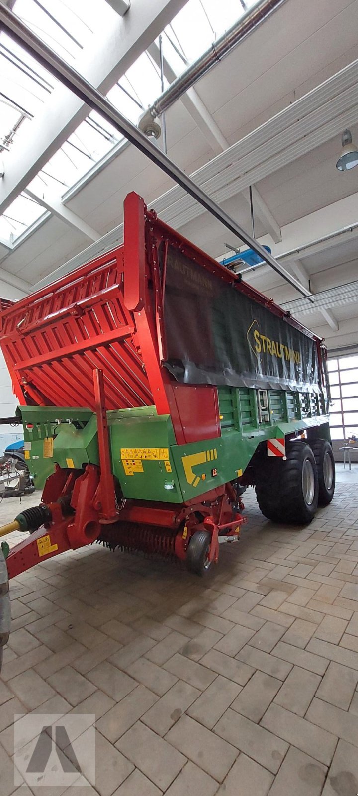 Ladewagen от тип Strautmann Magnon CFS 10-430, Neumaschine в Schwabmünchen (Снимка 4)