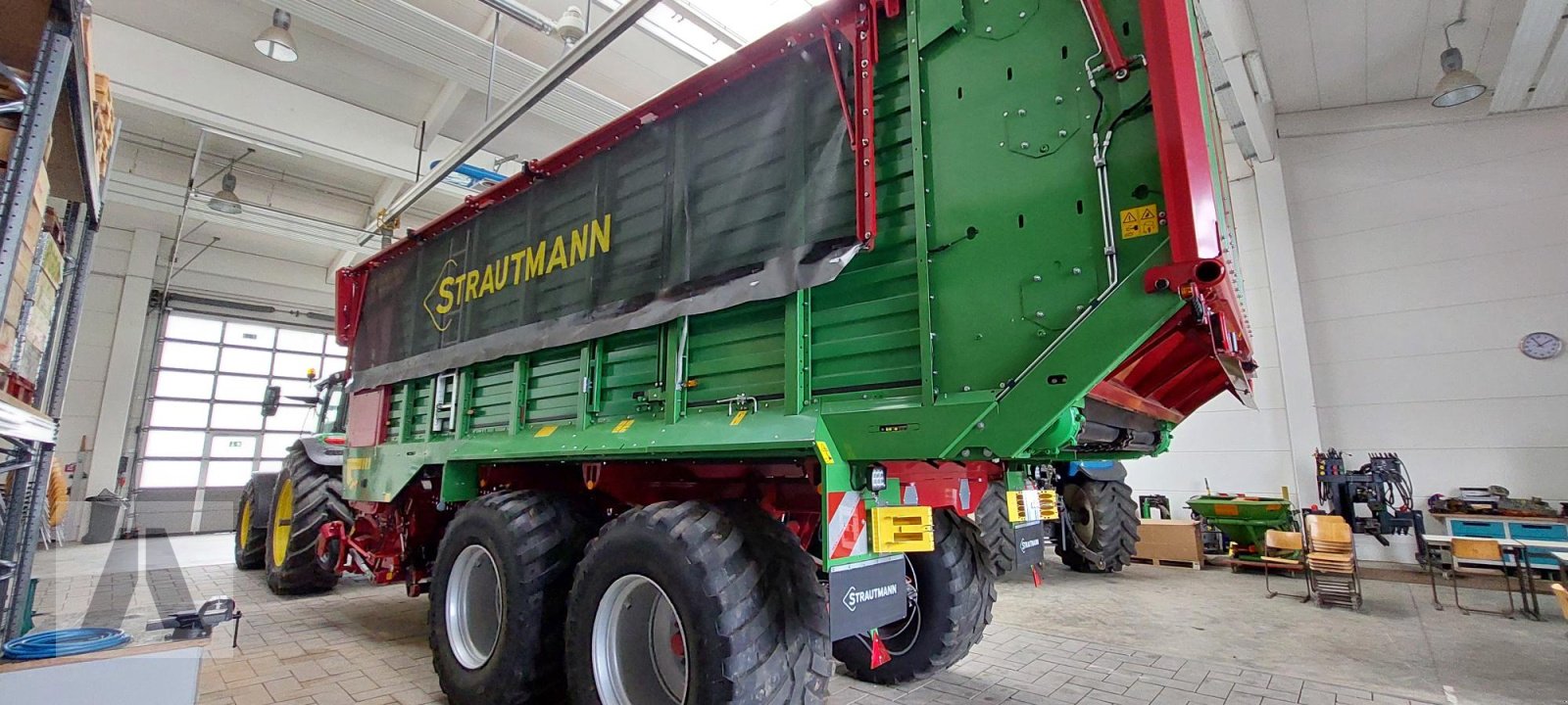 Ladewagen от тип Strautmann Magnon CFS 10-430, Neumaschine в Schwabmünchen (Снимка 5)