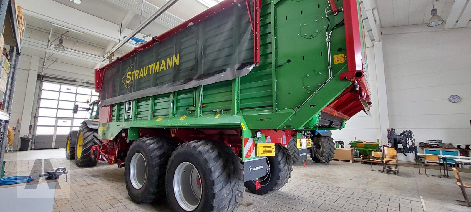 Ladewagen от тип Strautmann Magnon CFS 10-430, Neumaschine в Schwabmünchen (Снимка 8)