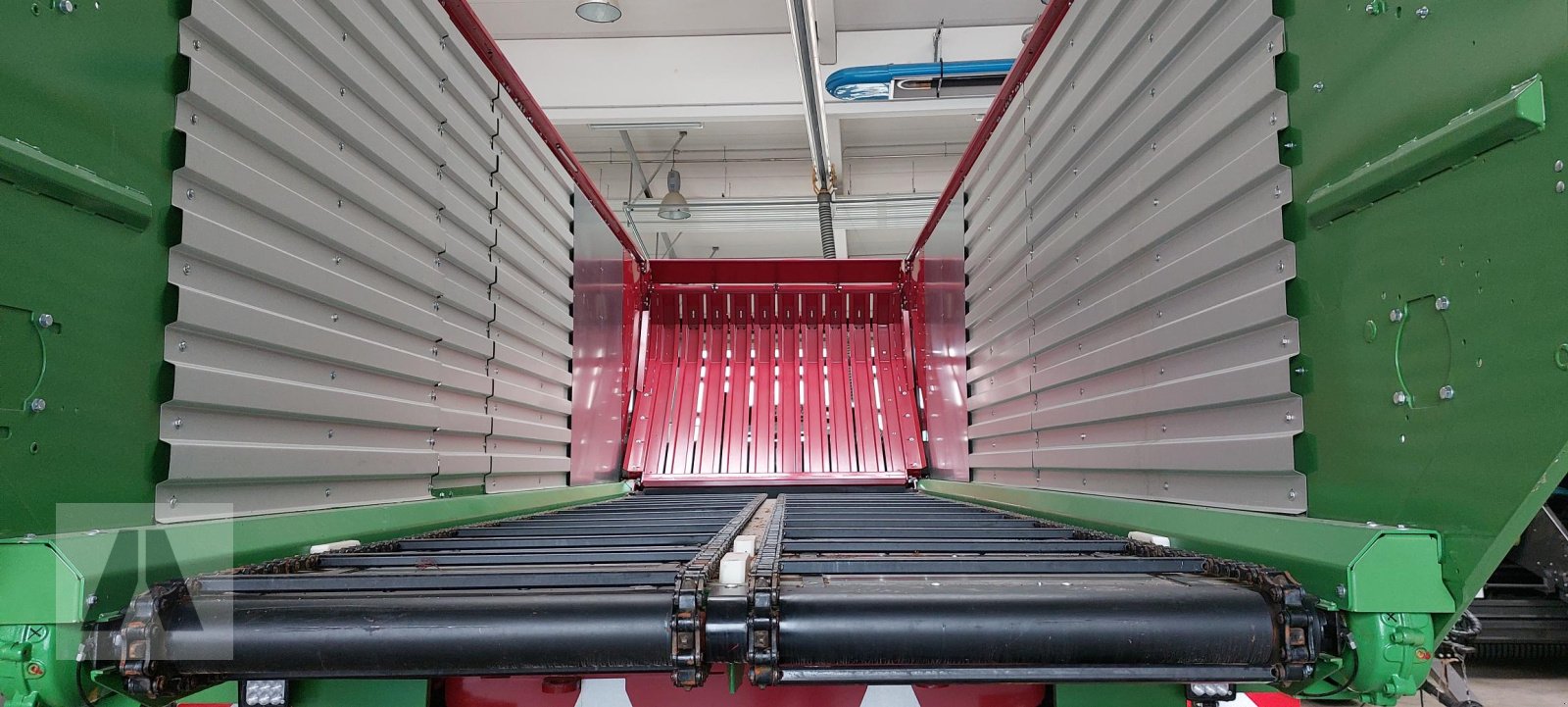 Ladewagen от тип Strautmann Magnon CFS 10-430, Neumaschine в Schwabmünchen (Снимка 14)