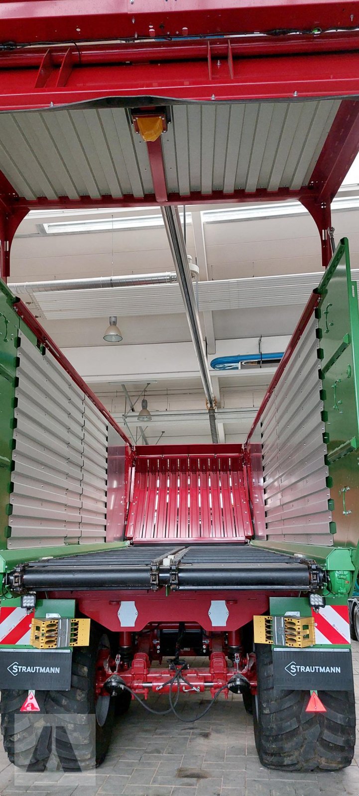 Ladewagen от тип Strautmann Magnon CFS 10-430, Neumaschine в Schwabmünchen (Снимка 15)