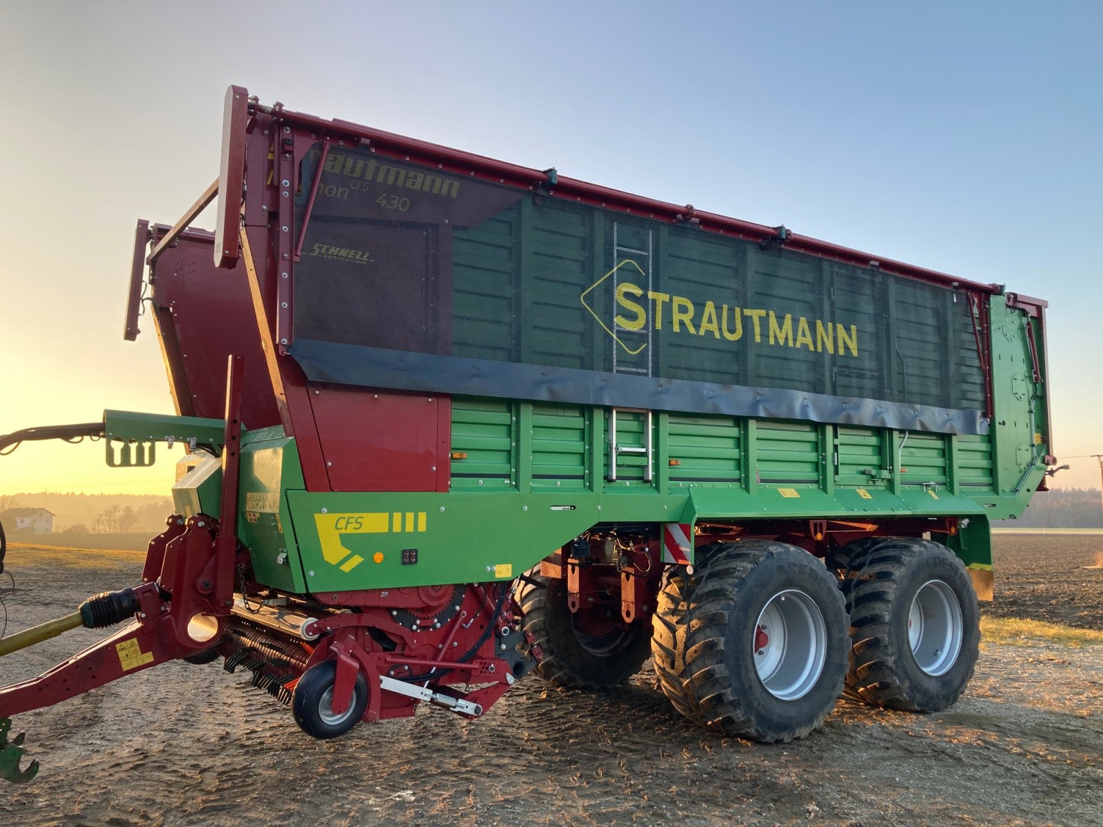 Ladewagen типа Strautmann Magnon CFS 430, Gebrauchtmaschine в Tittmoning (Фотография 2)