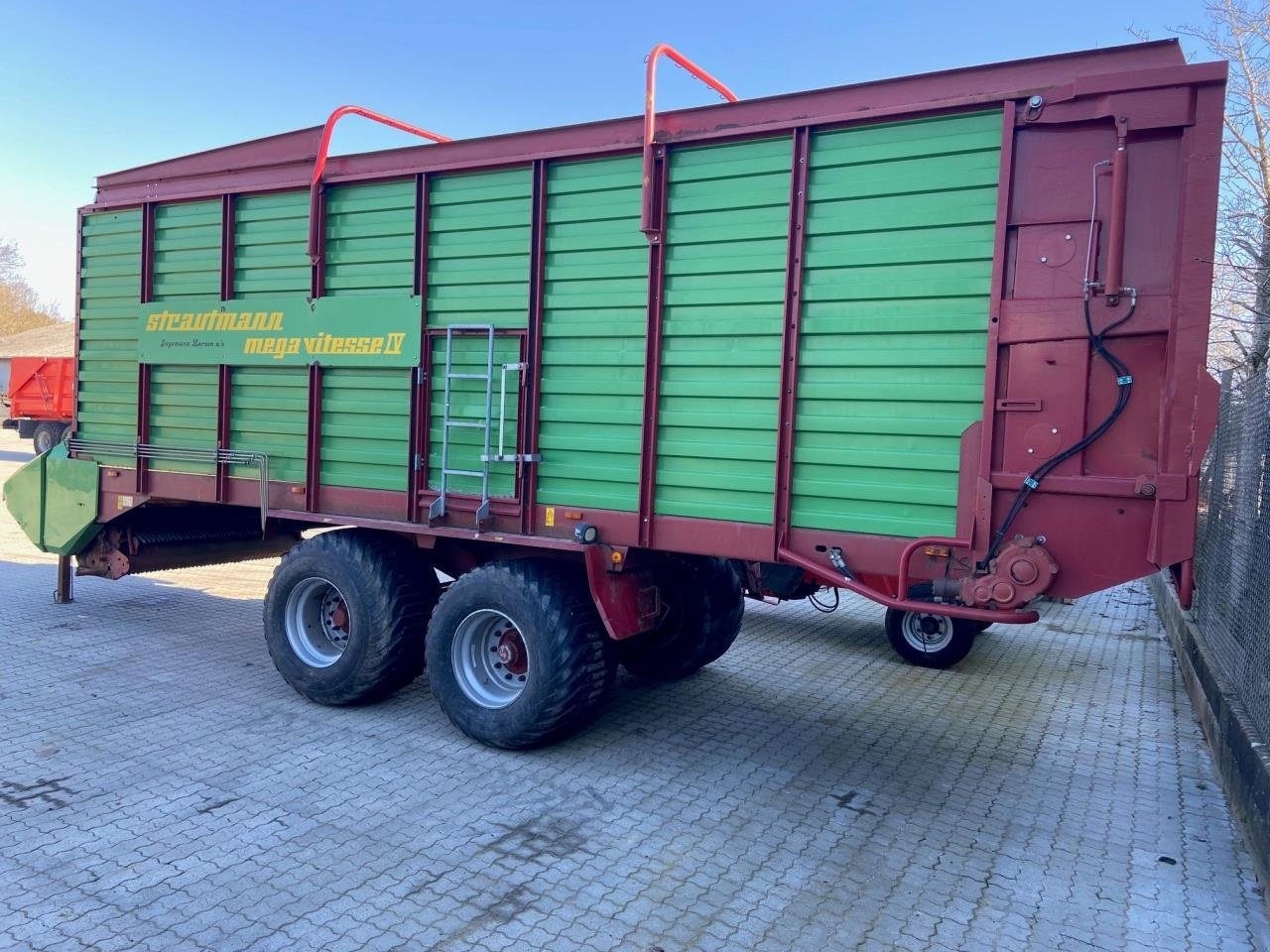 Ladewagen des Typs Strautmann MEGA VITESSE IV, Gebrauchtmaschine in Brønderslev (Bild 4)