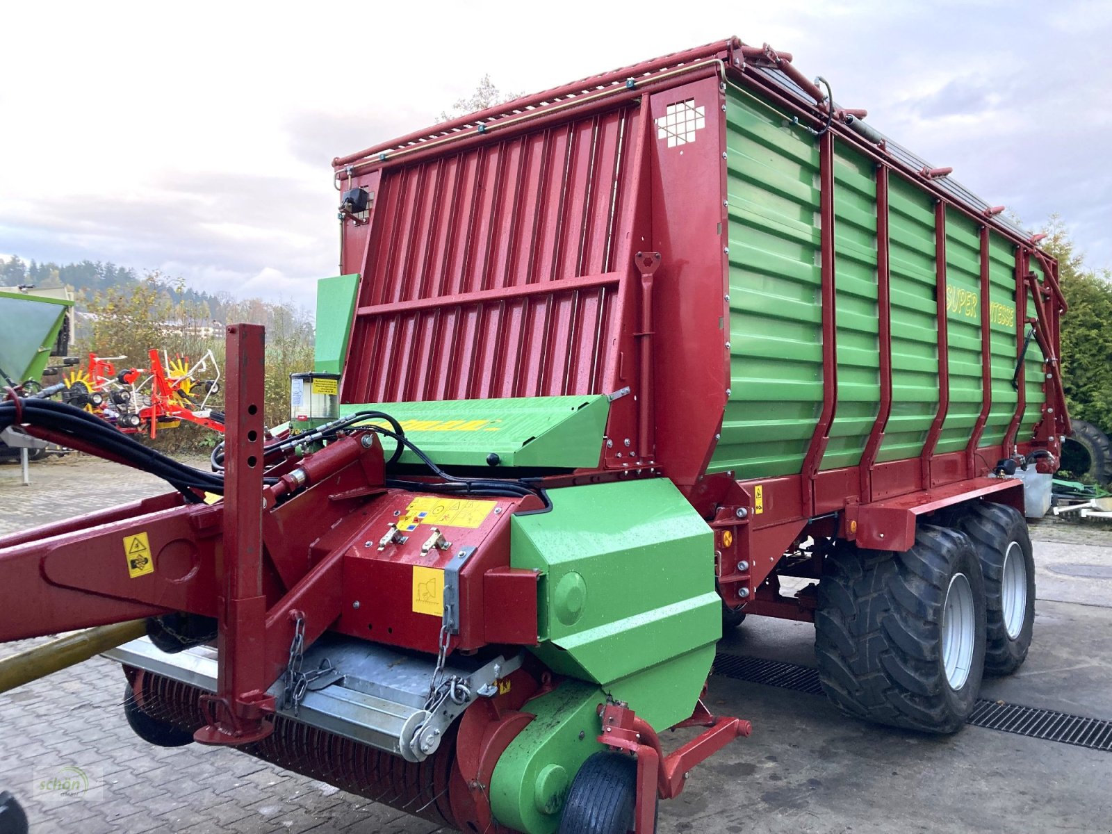 Ladewagen des Typs Strautmann Super-Vitesse 2 H - mit großem Fahrwerk und Nachlauflenkachse, Gebrauchtmaschine in Rinchnach (Bild 1)