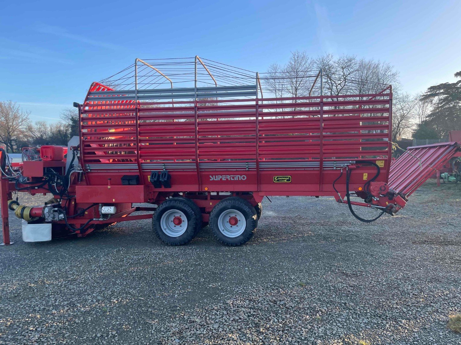Ladewagen tipa Supertino Autochargeuse CA702S . Supertino, Gebrauchtmaschine u SAINT CLAIR SUR ELLE (Slika 5)