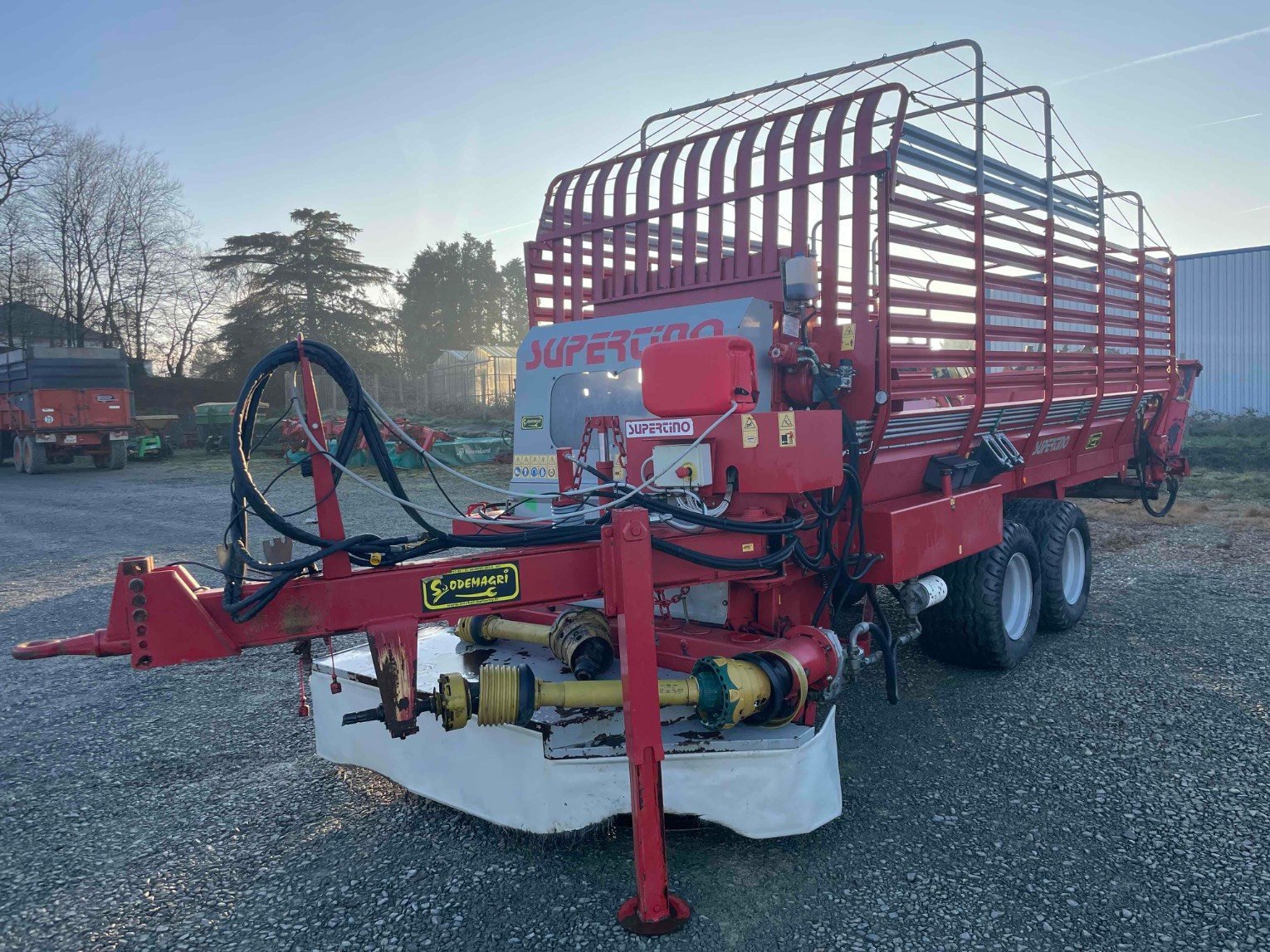 Ladewagen typu Supertino Autochargeuse CA702S . Supertino, Gebrauchtmaschine v SAINT CLAIR SUR ELLE (Obrázek 2)