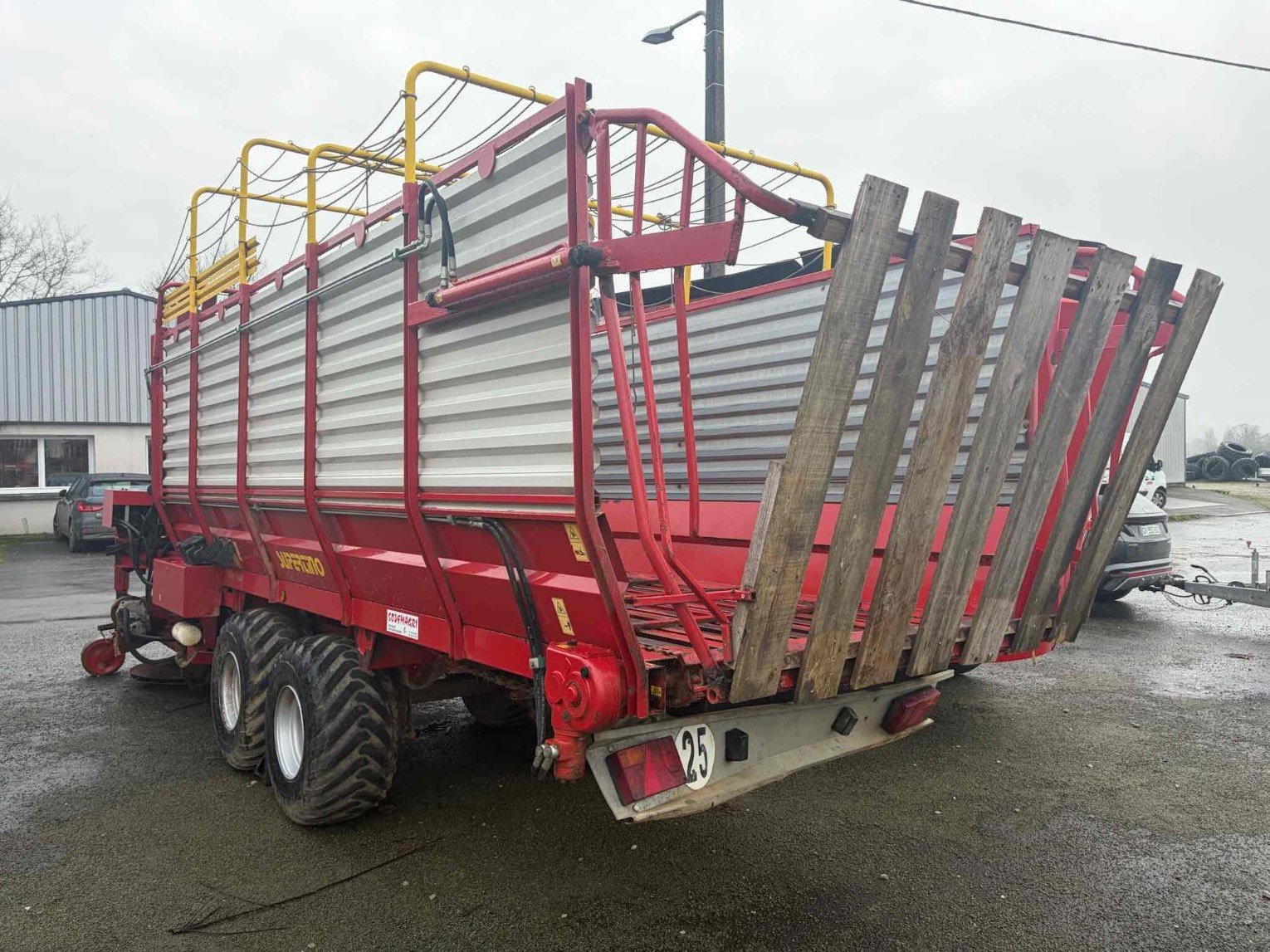 Ladewagen van het type Supertino Autochargeuse CA702S . Supertino, Gebrauchtmaschine in SAINT CLAIR SUR ELLE (Foto 3)