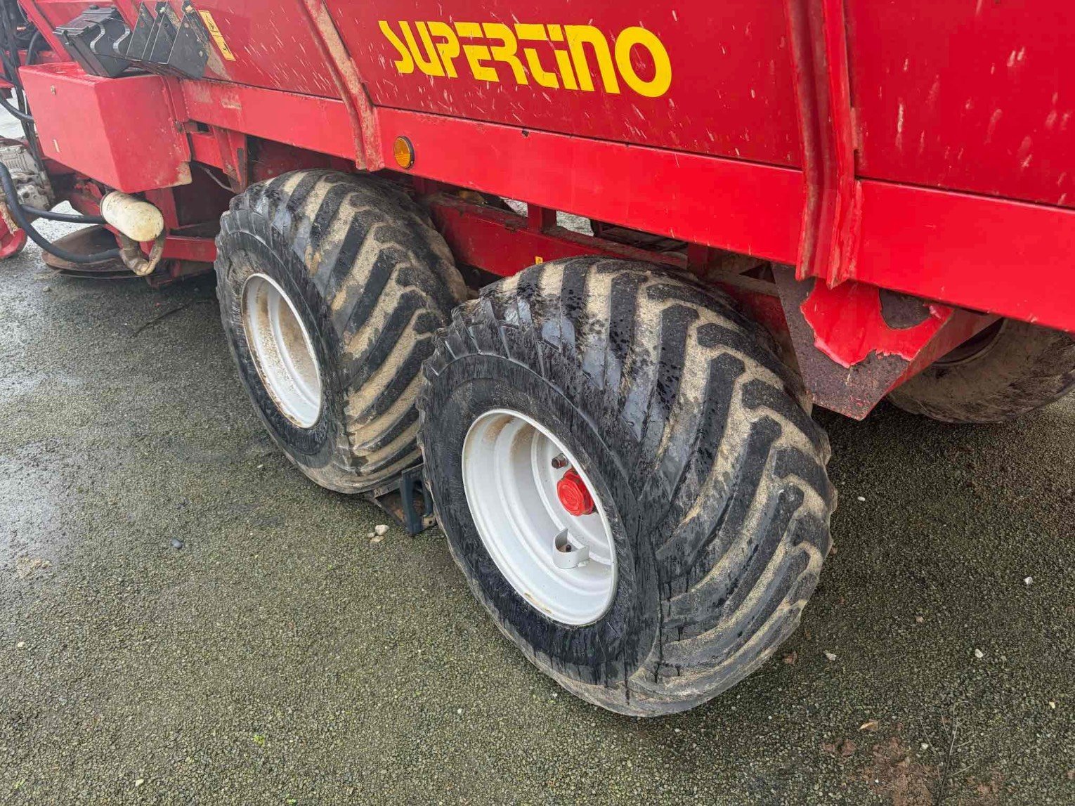 Ladewagen от тип Supertino Autochargeuse CA702S . Supertino, Gebrauchtmaschine в SAINT CLAIR SUR ELLE (Снимка 9)