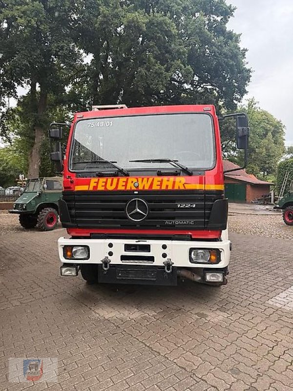 Lagerhalle des Typs Mercedes-Benz 1224 AF TLF16 Feuerwehr Automatik Allrad Expedition, Gebrauchtmaschine in Fitzen (Bild 12)