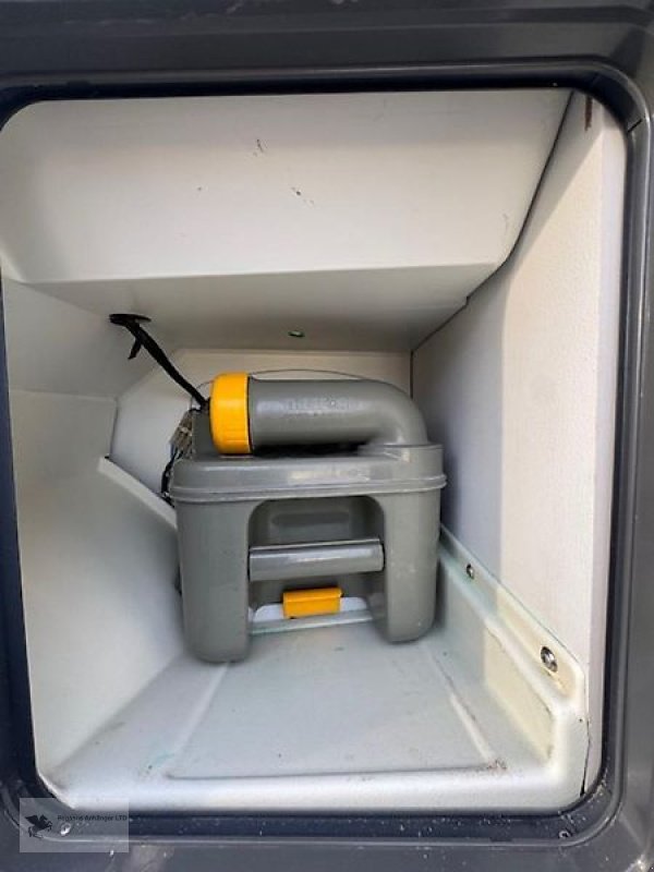 Lagerhalle от тип Sonstige Hymer Eriba Nova 532 Wohnwagen Doppelbett Mover Sackmarkise, Gebrauchtmaschine в Gevelsberg (Снимка 19)