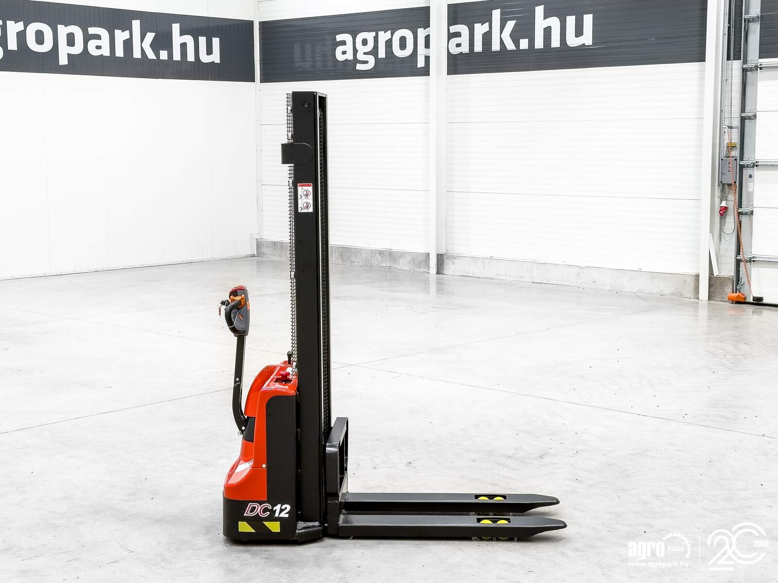 Lagertechnik & Stapeln типа Heli 1,2 ton Li-ion electric pedestrian pallet stacker with 3,5 meter lift, Gebrauchtmaschine в Csengele (Фотография 8)