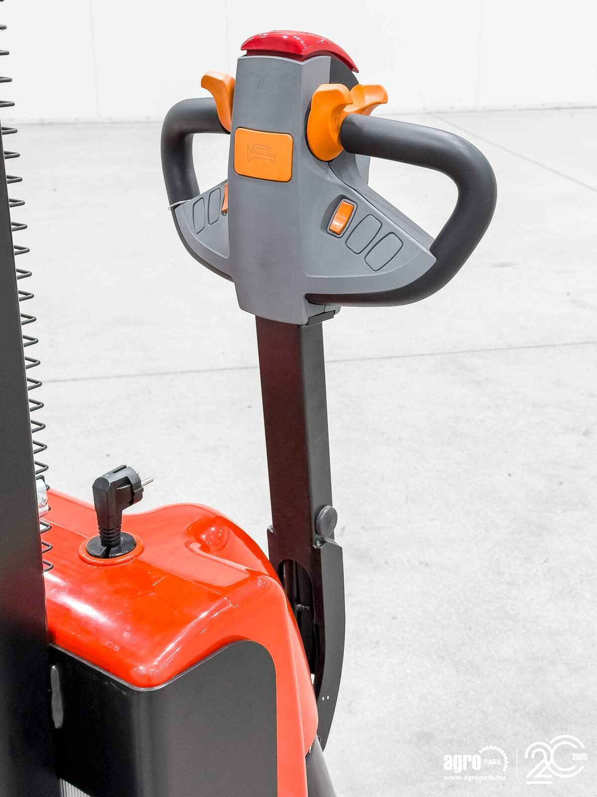 Lagertechnik & Stapeln типа Heli 1,2 ton Li-ion electric pedestrian pallet stacker with 3,5 meter lift, Gebrauchtmaschine в Csengele (Фотография 11)