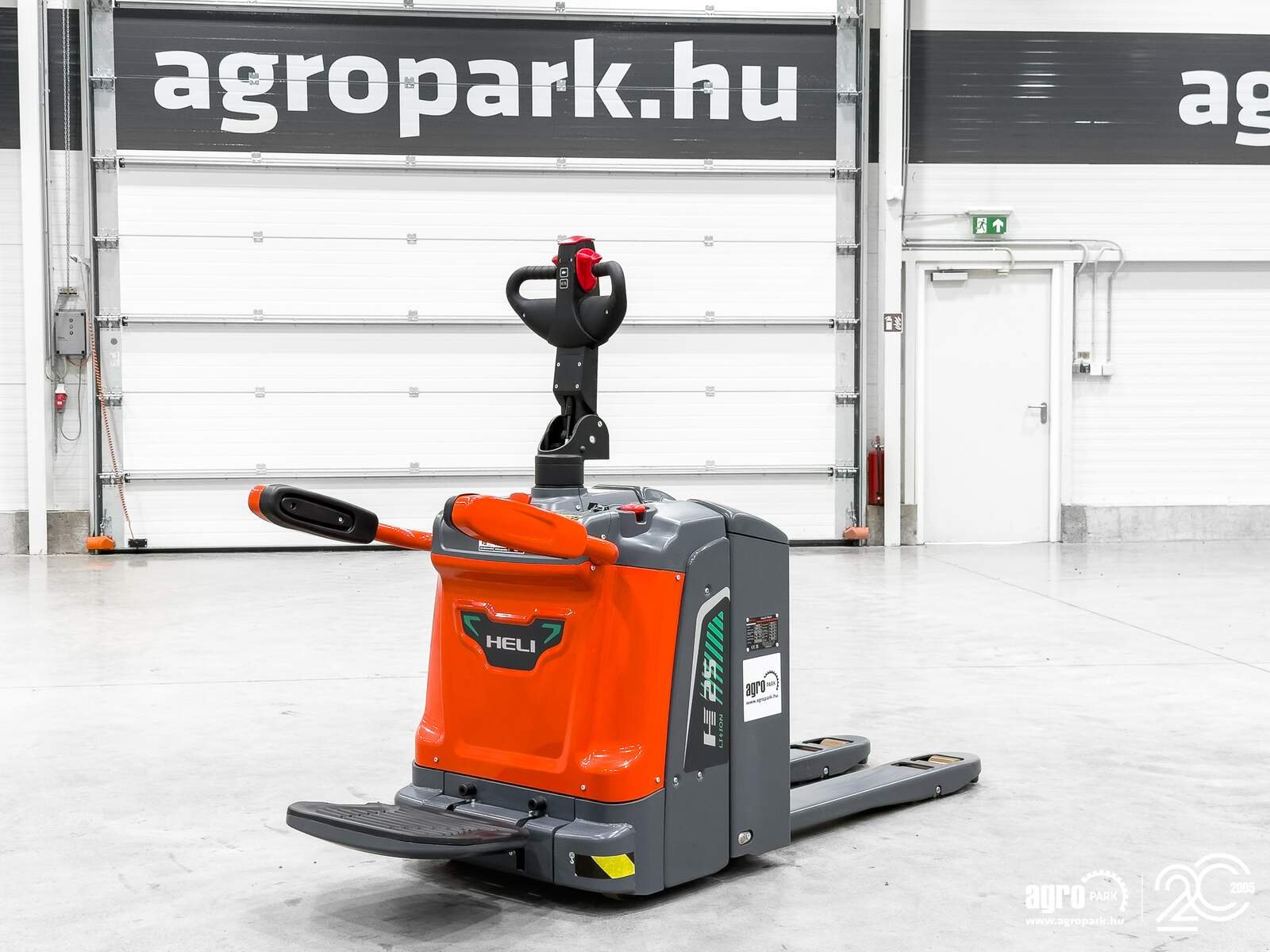 Lagertechnik & Stapeln типа Heli 2,5 ton high-performance Li-ion electric pallet truck with folding platform, Gebrauchtmaschine в Csengele (Фотография 2)