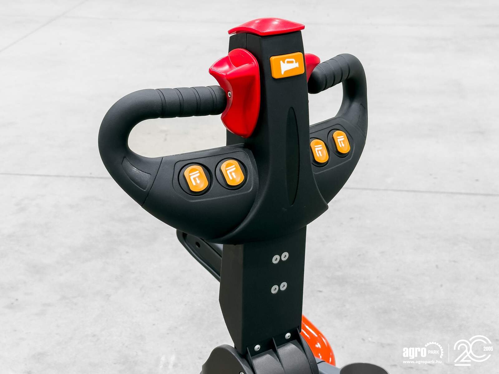 Lagertechnik & Stapeln типа Heli 2,5 ton high-performance Li-ion electric pallet truck with folding platform, Gebrauchtmaschine в Csengele (Фотография 13)