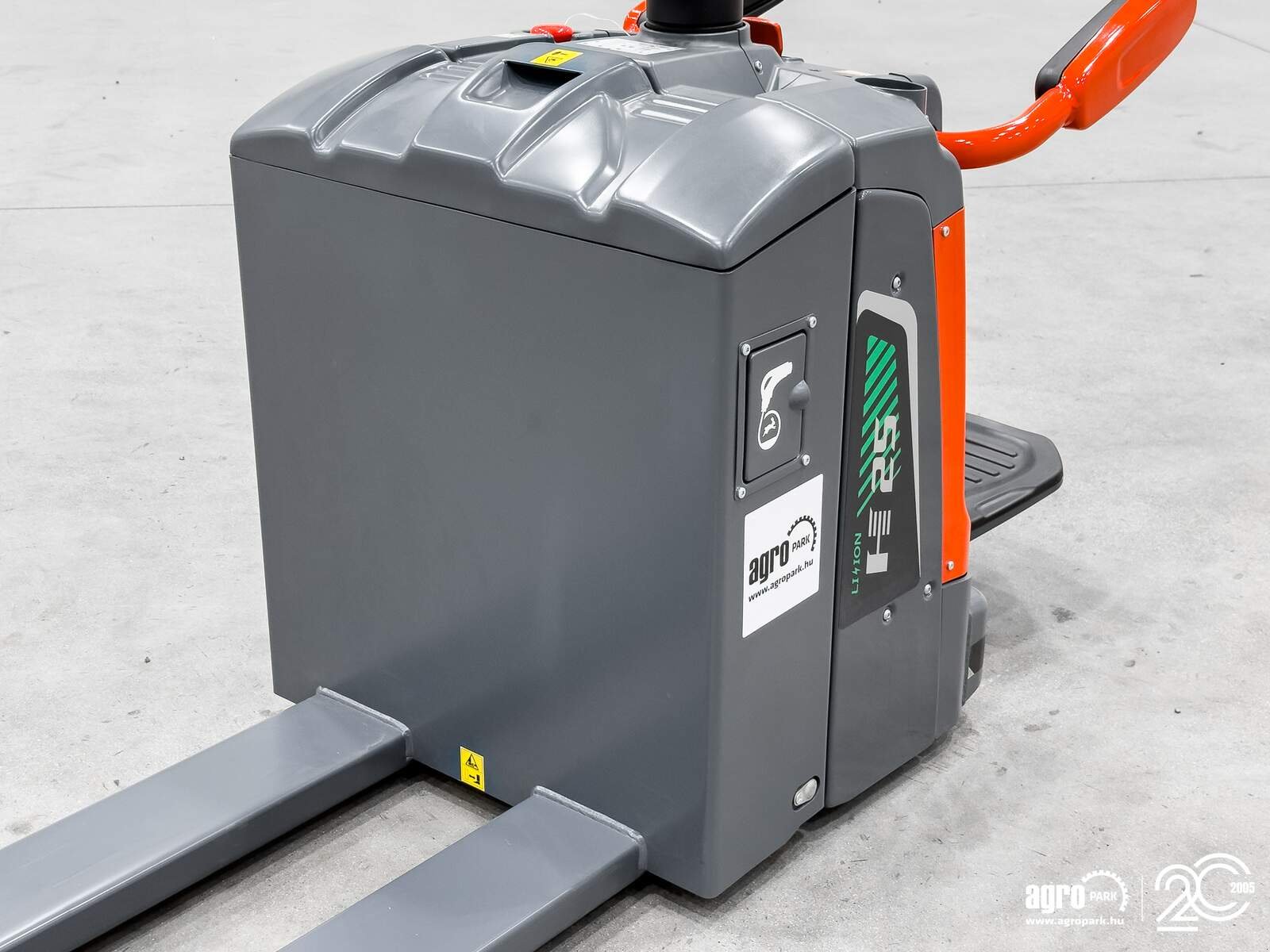 Lagertechnik & Stapeln типа Heli 2,5 ton high-performance Li-ion electric pallet truck with folding platform, Gebrauchtmaschine в Csengele (Фотография 17)