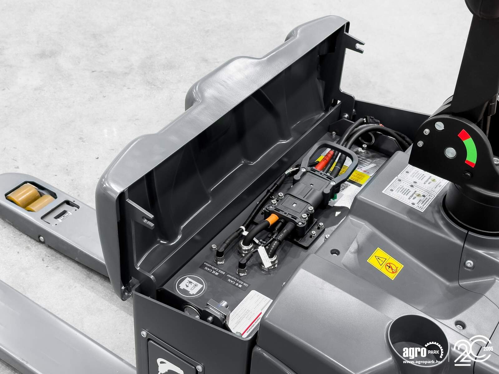 Lagertechnik & Stapeln типа Heli 2,5 ton high-performance Li-ion electric pallet truck with folding platform, Gebrauchtmaschine в Csengele (Фотография 25)