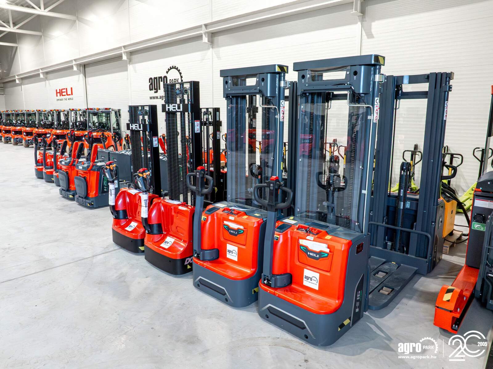 Lagertechnik & Stapeln типа Heli 2 ton heavy duty Li-ion electric pedestrian pallet stacker with 3,3 meter lift, Gebrauchtmaschine в Csengele (Фотография 18)