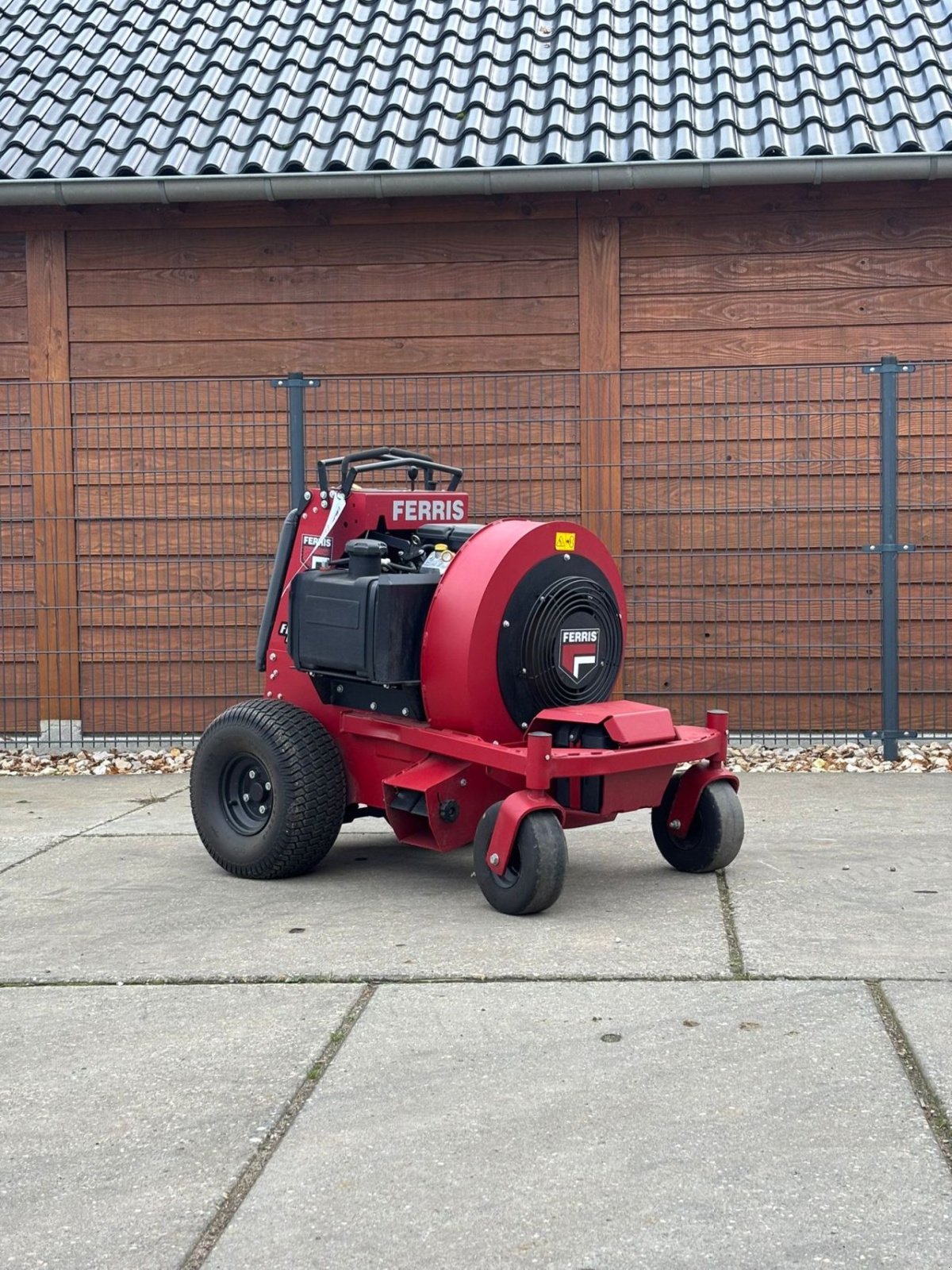 Laubsauggerät & Blasgerät typu Ferris Fb1000 hurricane, Gebrauchtmaschine v Wadenoijen (Obrázek 3)