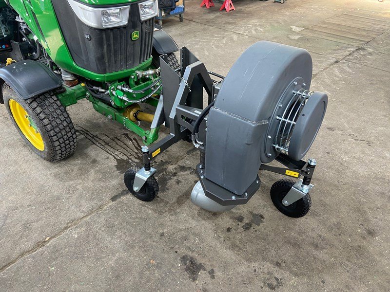 Laubsauggerät & Blasgerät Türe ait Kersten LBV 6900, Ausstellungsmaschine içinde Regensdorf (resim 3)